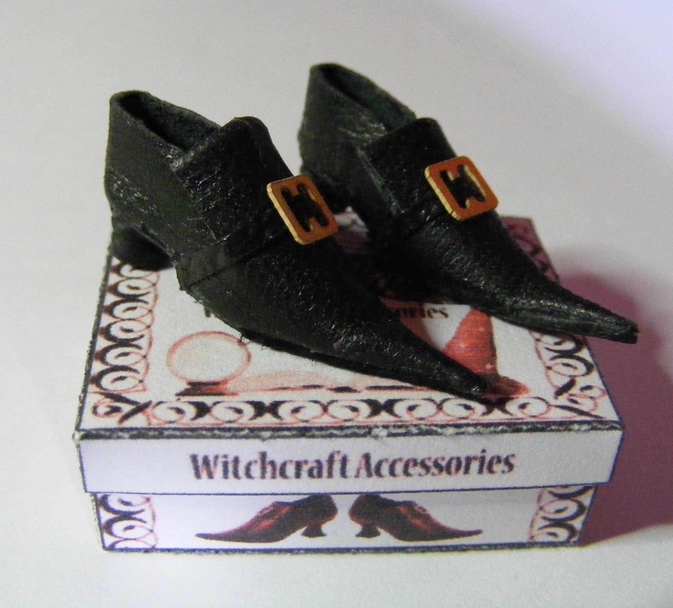 BLACK LEATHER WITCH SHOES - Click Image to Close